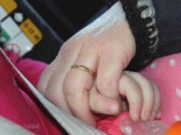 FIN2017-21  Feeling safe holding hands with amma : Flytja, Finnland vor 2018